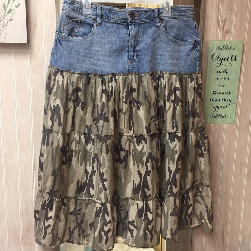 Plus size jean and camo skirt.